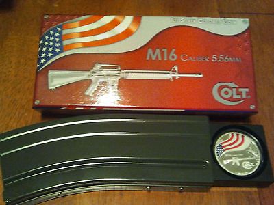 2010 New Zealand Mint America Colt M16 1 oz .999 Silver Coin Set + Gun 