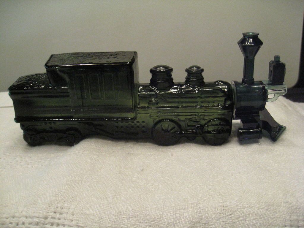 Vintage Avon 1876 Centennial Express Train Bottle Decanter Steam 