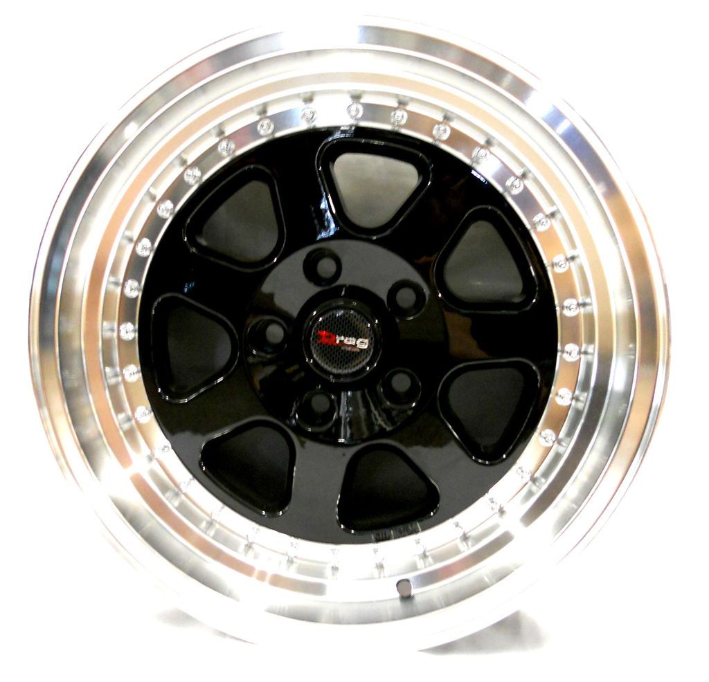 Drag dr27 16x8.25 low offset +15 5x114.3 Black w/Machined Lip 4PCS