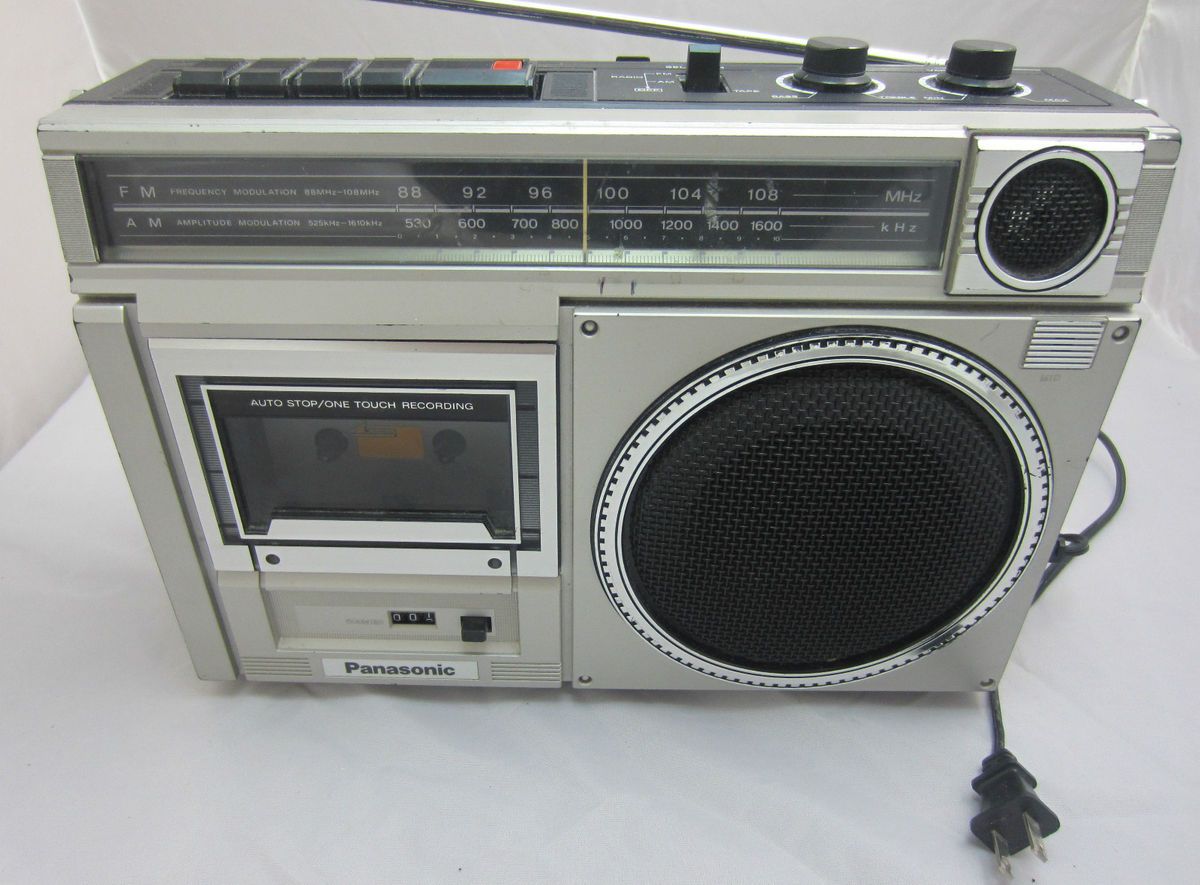 PANASONIC RX 1540 VINTAGE PORTABLE FM AM RADIO CASSETTE RECORDER