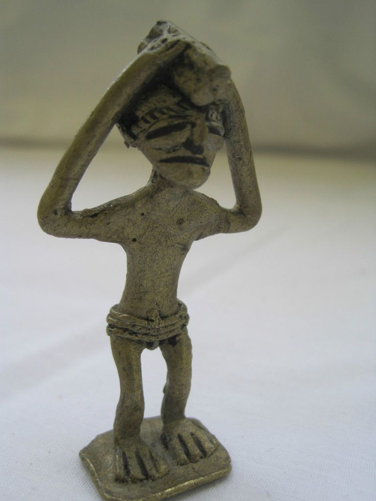 VINTAGE ALVA MUSEUM REPLICA   AFRICAN MAN CARRYING WOOD MINIATURE