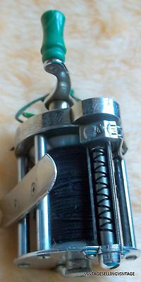 Vintage Pflueger, AKRON,1893 Bait Casting Reel classic Green Handle 