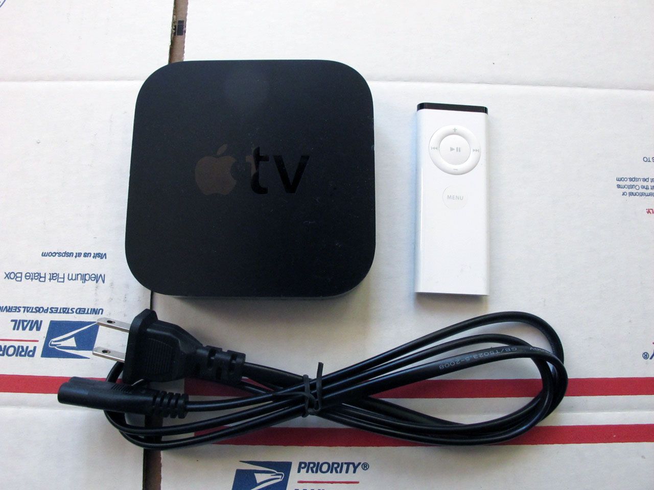 Jailbroken Apple TV 2nd Gen A1378 + remote + power cord