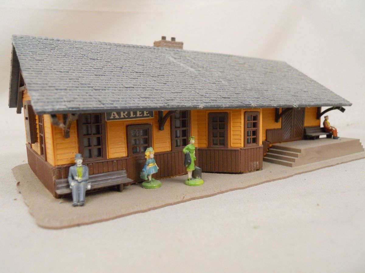 HO SCALE STRUCTURE ARLEE STATION DEPOT BUILT UP