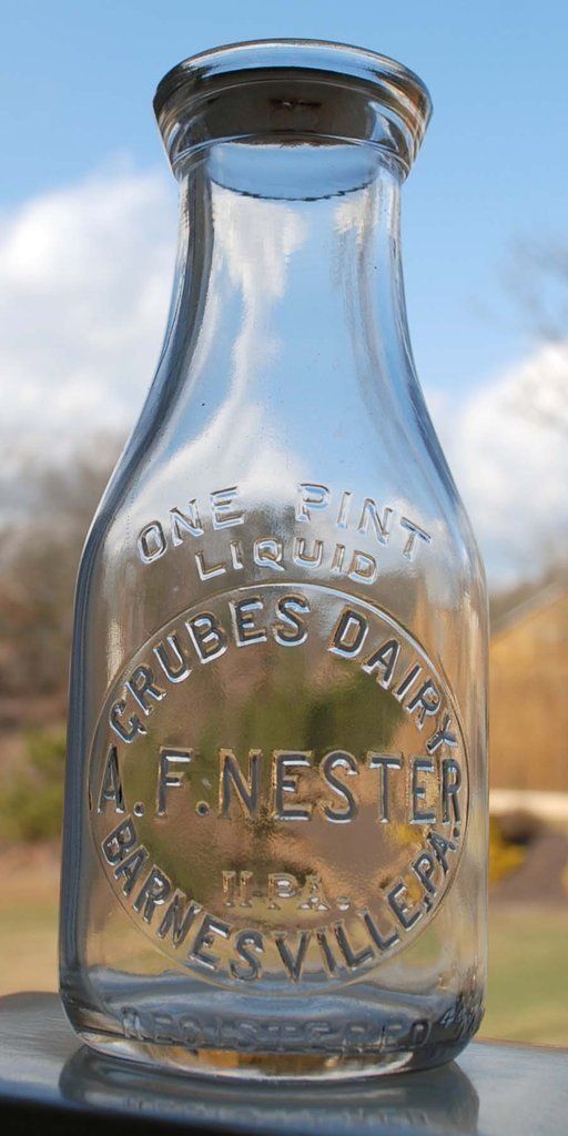 Grubes Dairy Barnesville PA pint milk bottle