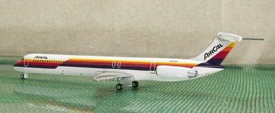   Diecast Airliner Air Cal MD82 w Retracktable Landing Gear Door