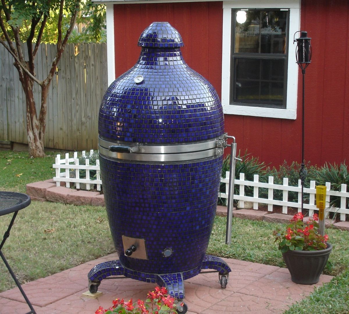 Kamado Ceramic Smoker Grill Similar to Big Green Egg