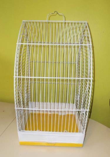 Very Cute Vintage Cottage Style White Metal Bird Cage W/ Accessories