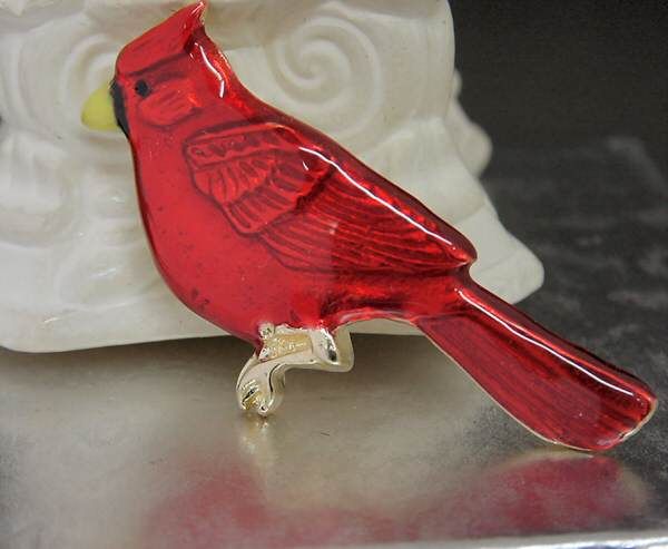 14kt gold electroplated red cardinal bird pin