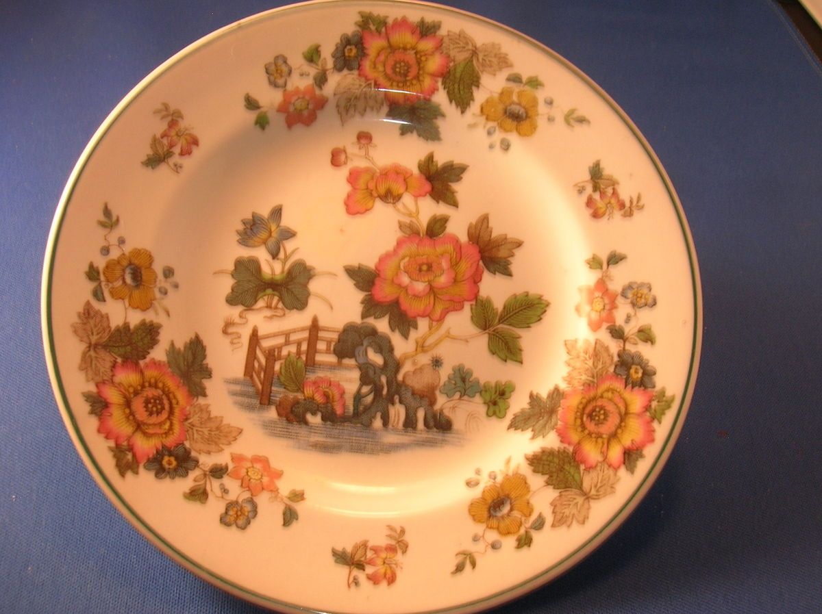 Wedgwood of Etruria Barlaston Plate Eastern Flowers Pattern Made in 