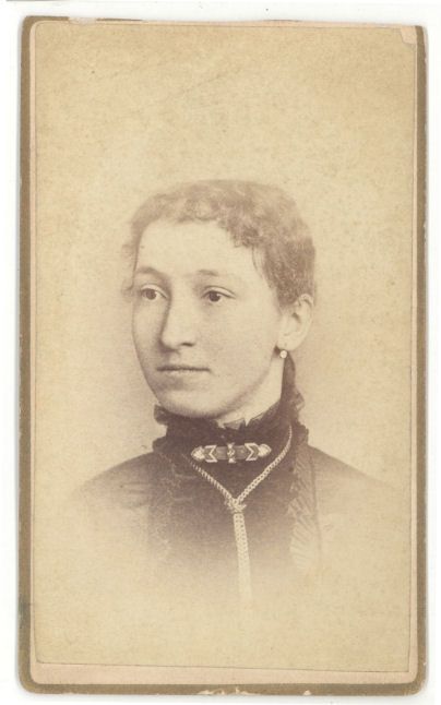 G05 483 Bloomington IL Woman Harper Choate Cunningham Emery