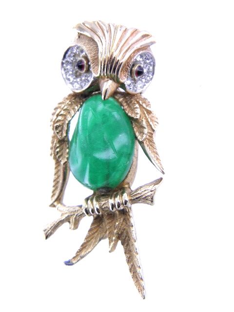 Vintage Boucher Green Glass Gold Tone Owl Pin Pretty