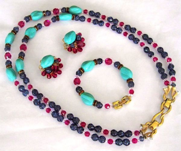 RARE Vintag Turquoise Fuchsia Boucher Necklace Parure