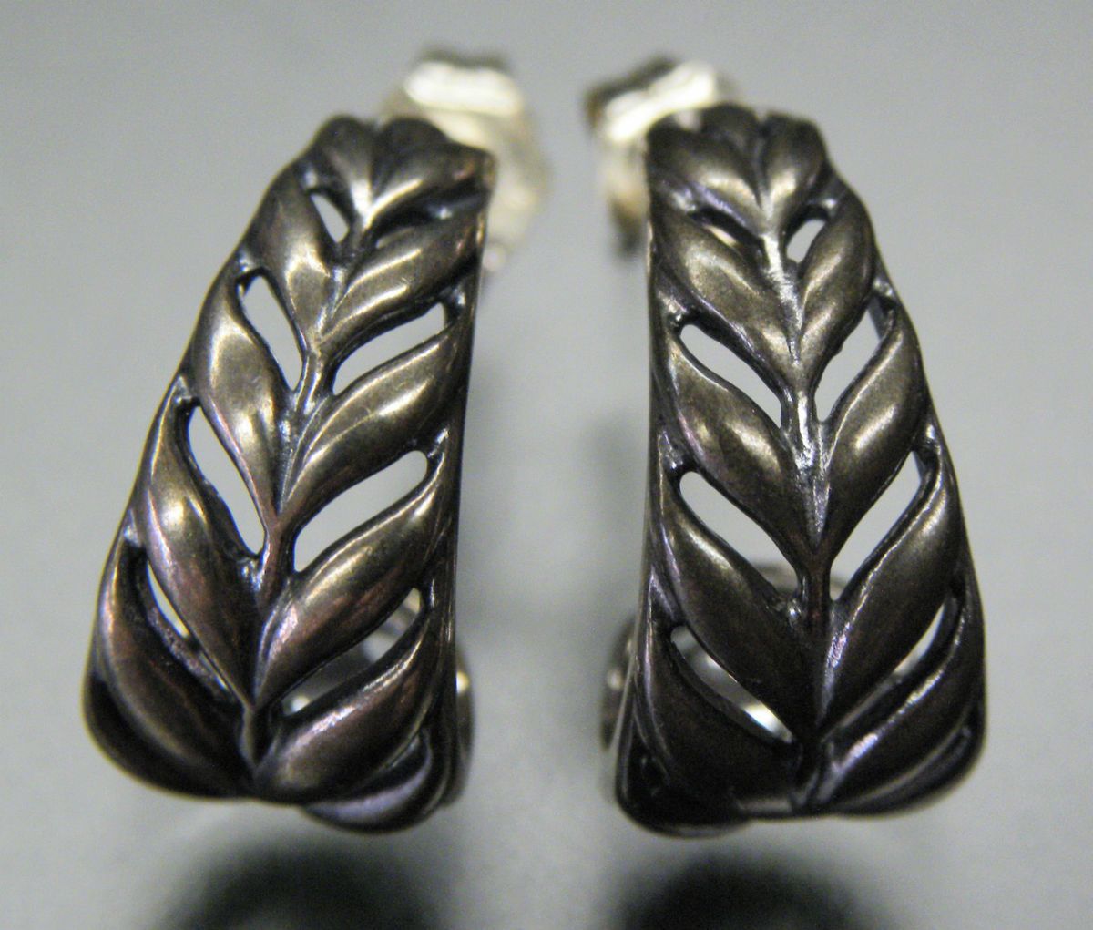    VINTAGE STERLING SILVER OPEN BRAIDED DESIGN HALF HOOP POST EARRINGS