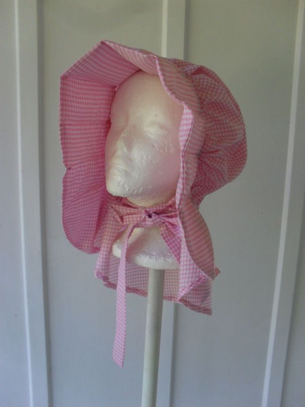 VINTAGE LOOK OLD FASHION SLAT BONNET PINK GINGHAM