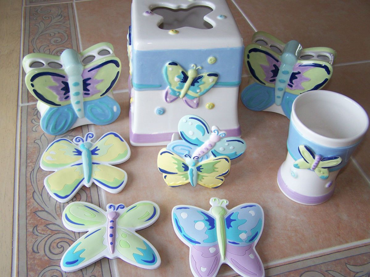25 PIECE CERAMIC BUTTERFLY BATHROOM ACCESSORY SET. WHITE W/PINK,YELLOW 