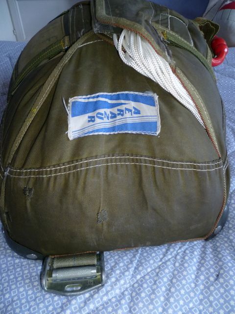 Parachute blanc + sac Armée Française Algérie Indochine Légion 