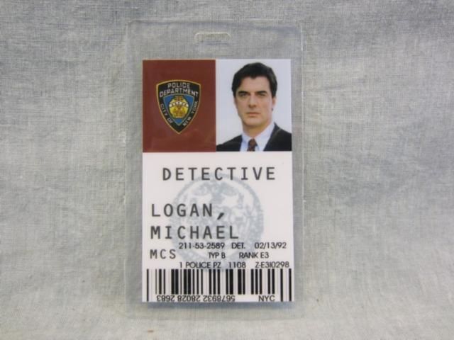   Criminal Intent DET Mike Logan Chris Noth Collectible Prop Set