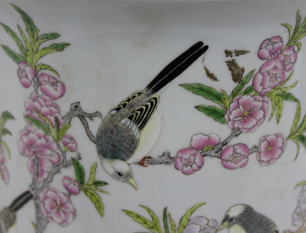 Chinese porcelain planter with hand painted dis. from 1950s