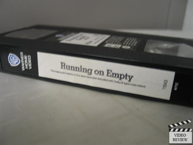 Running on Empty VHS Christine Lahti Judd Hirsch River Pheonix Sidney 