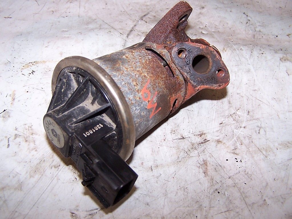 M9 01 Dodge Intrepid EGR Valve 2 7L