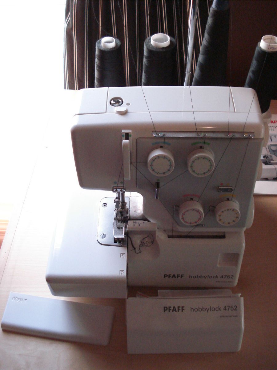  Pfaff Merrow Serger 4752