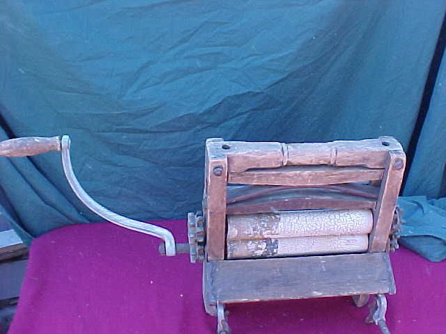  Vintage Antique Clothes Wringer Washer