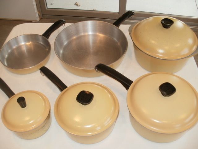 Vintage Club Aluminum Cookware Set Harvest Gold Color