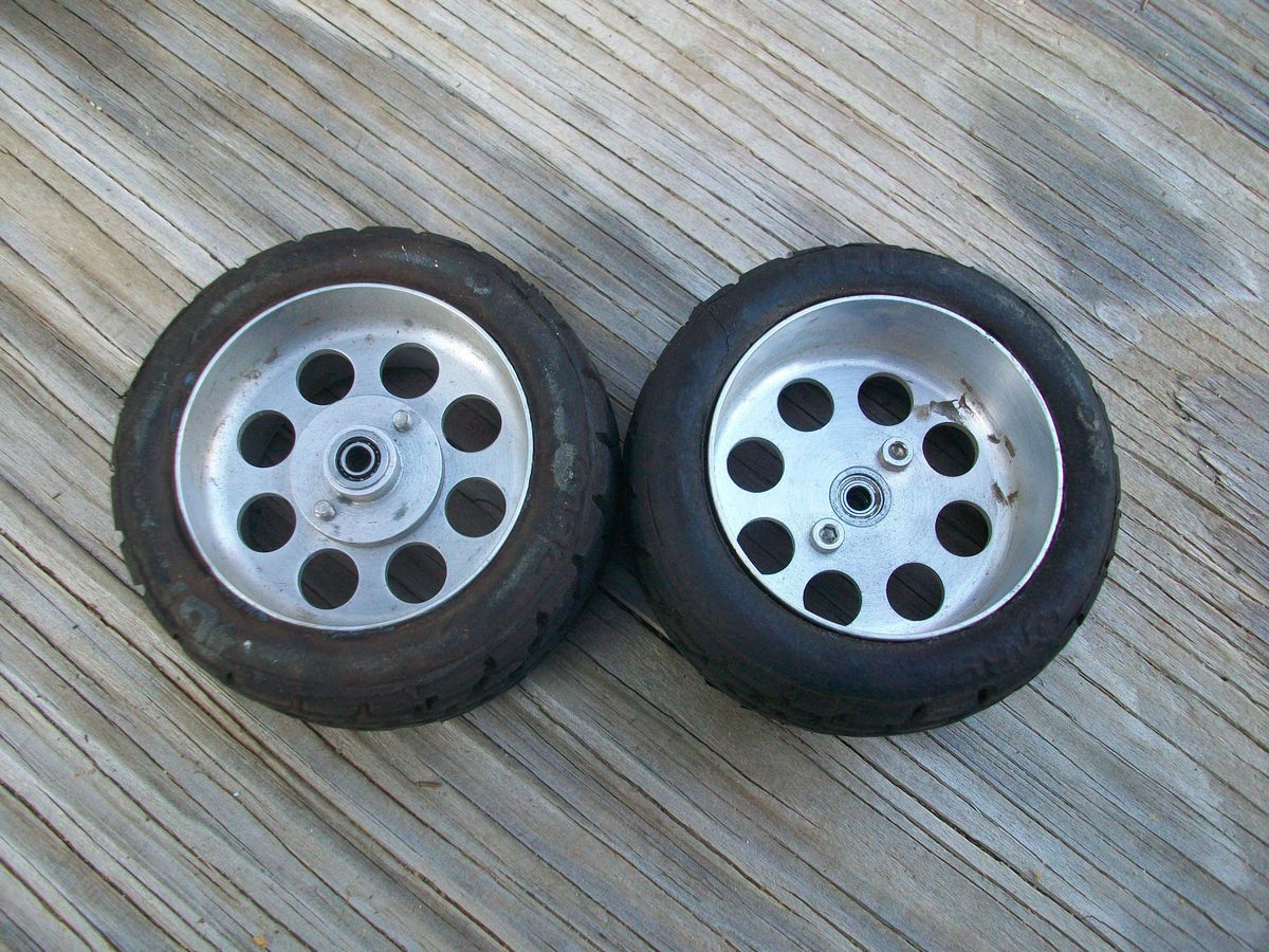  2 Vintage RC10 Associated Front Aluminum Rims RARE