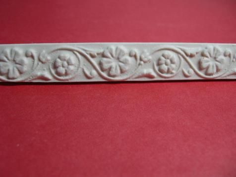 Dollhouse Miniature Cast Resin Floral Vine Moulding M3