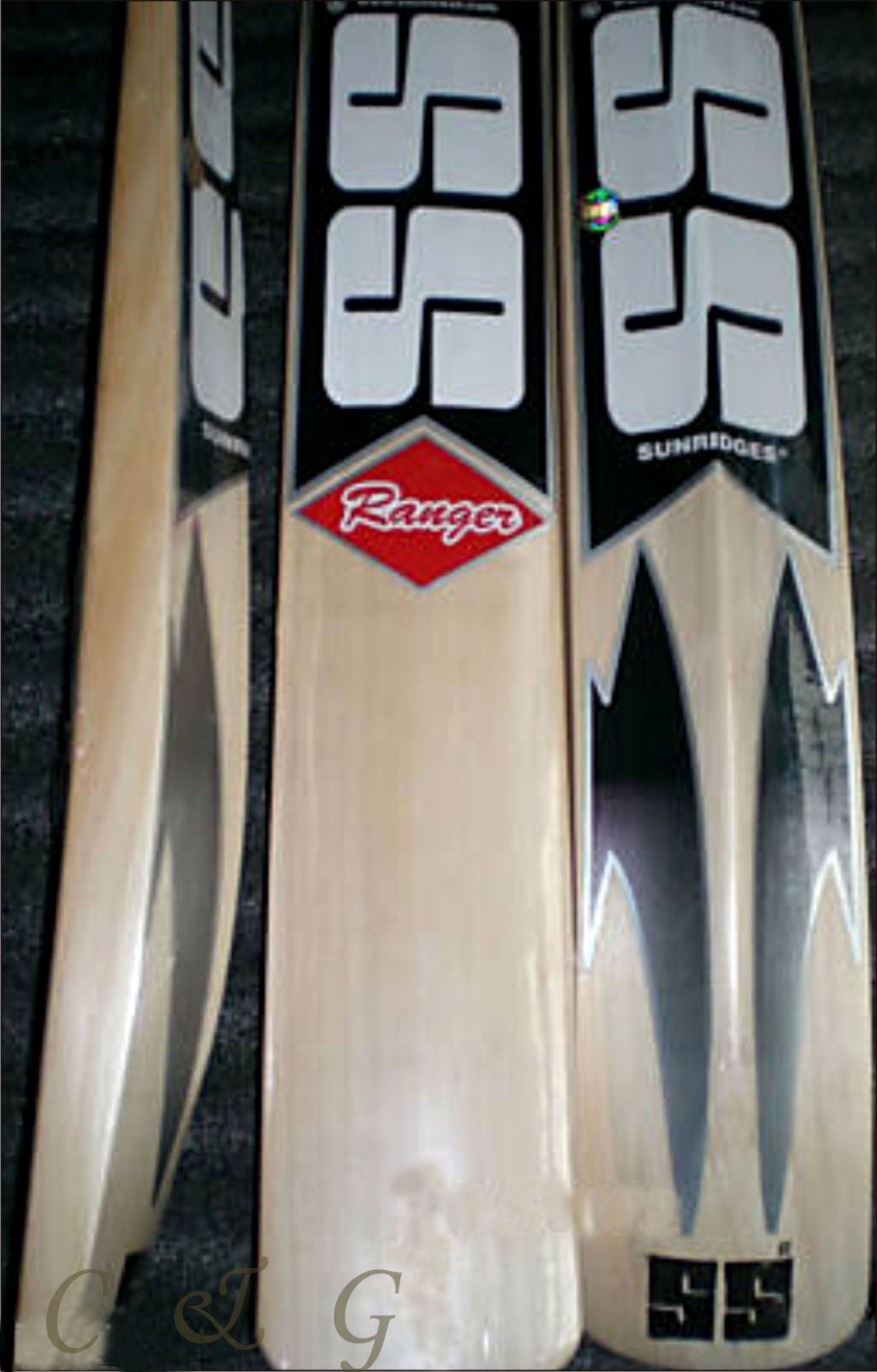 SS  Ranger  Big Edges Cricket Bat NOK Scuff ​b​ag