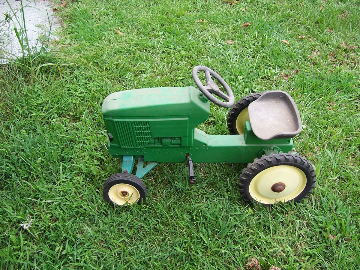 Vintage John Deere Pedal Tractor