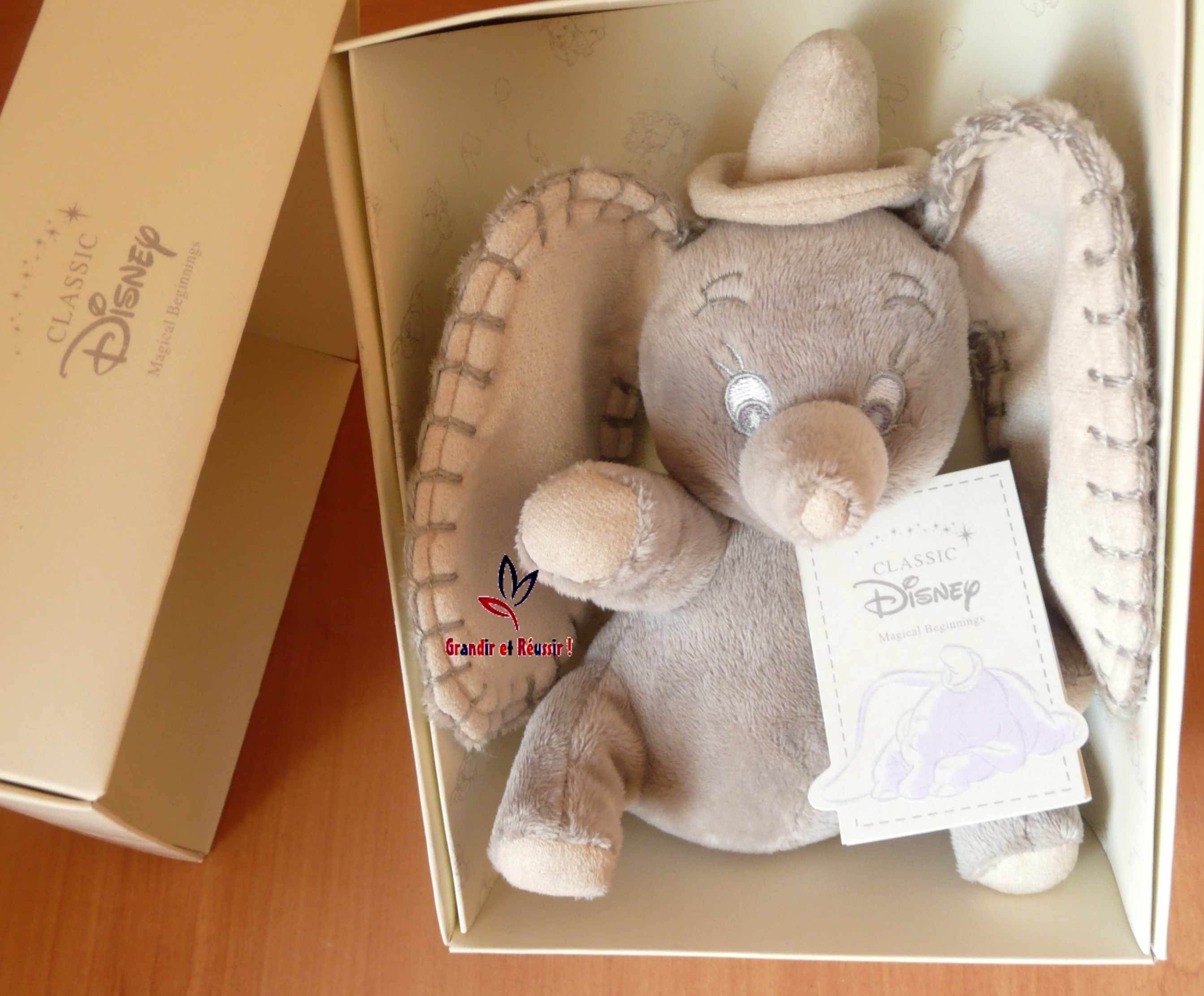 DISNEY / NICOTOY Doudou DUMBO bébé peluche éléphant Boite cadeau