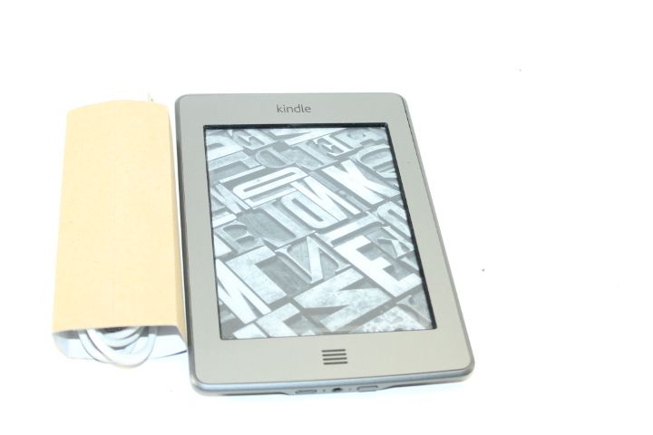 100 % functional  kindle d01200 wifi digital book reader