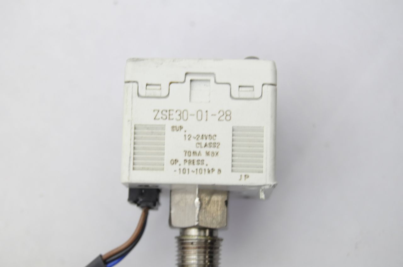 SMC ZSE30 01 28 High Precision Digital Pressure Sensor