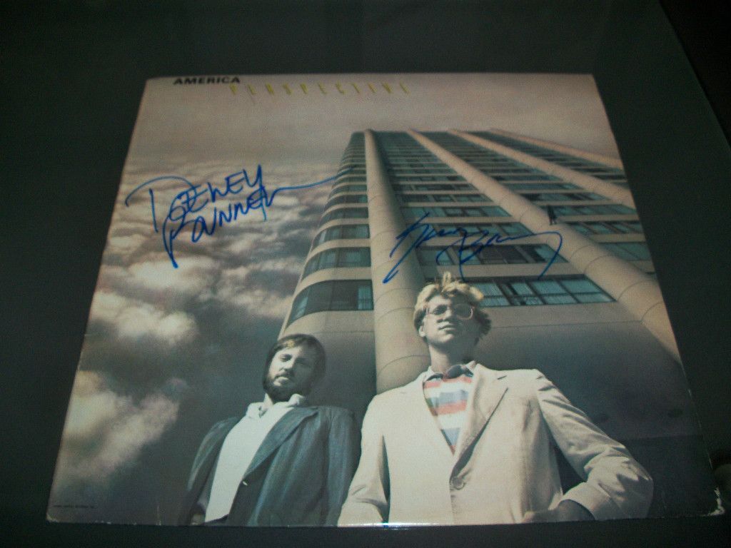  Band Signed Record Perspective Dewey Bunnell Gerry Beckley COA