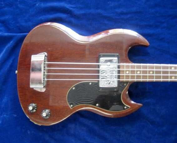  Bass Early 1970s Slot Head with Case Owned by Yvonne Devaney