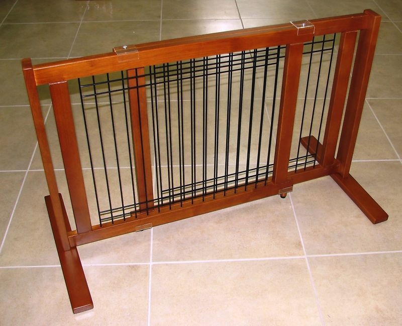 Freestanding Pet Dog Gate Expanding Wood Wire Pet Gate