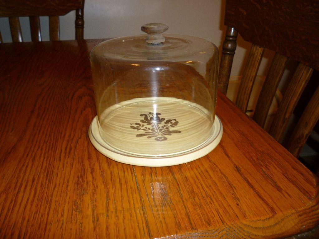 Pfaltzgraff Village Cheese Ball Container with Dome