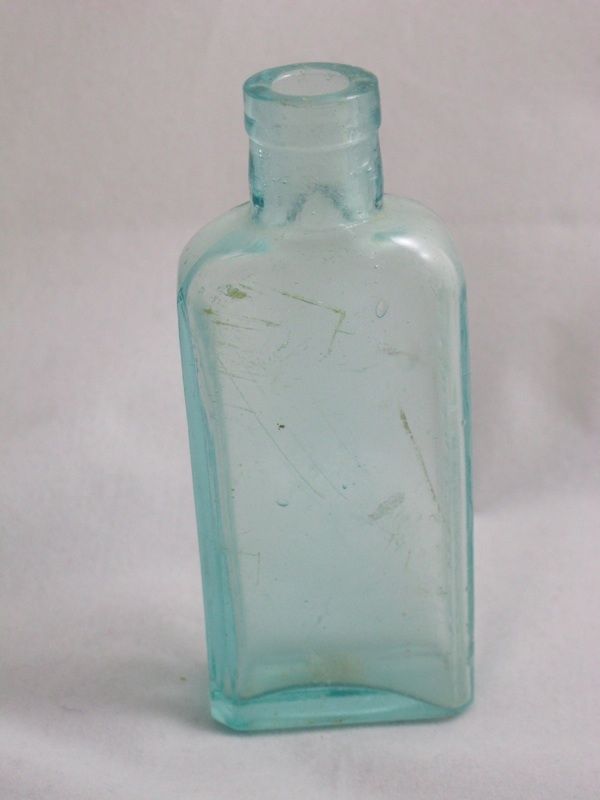 Vintage Glass Miniature Small Bottle Collection 8 Bottles Medicine 4B