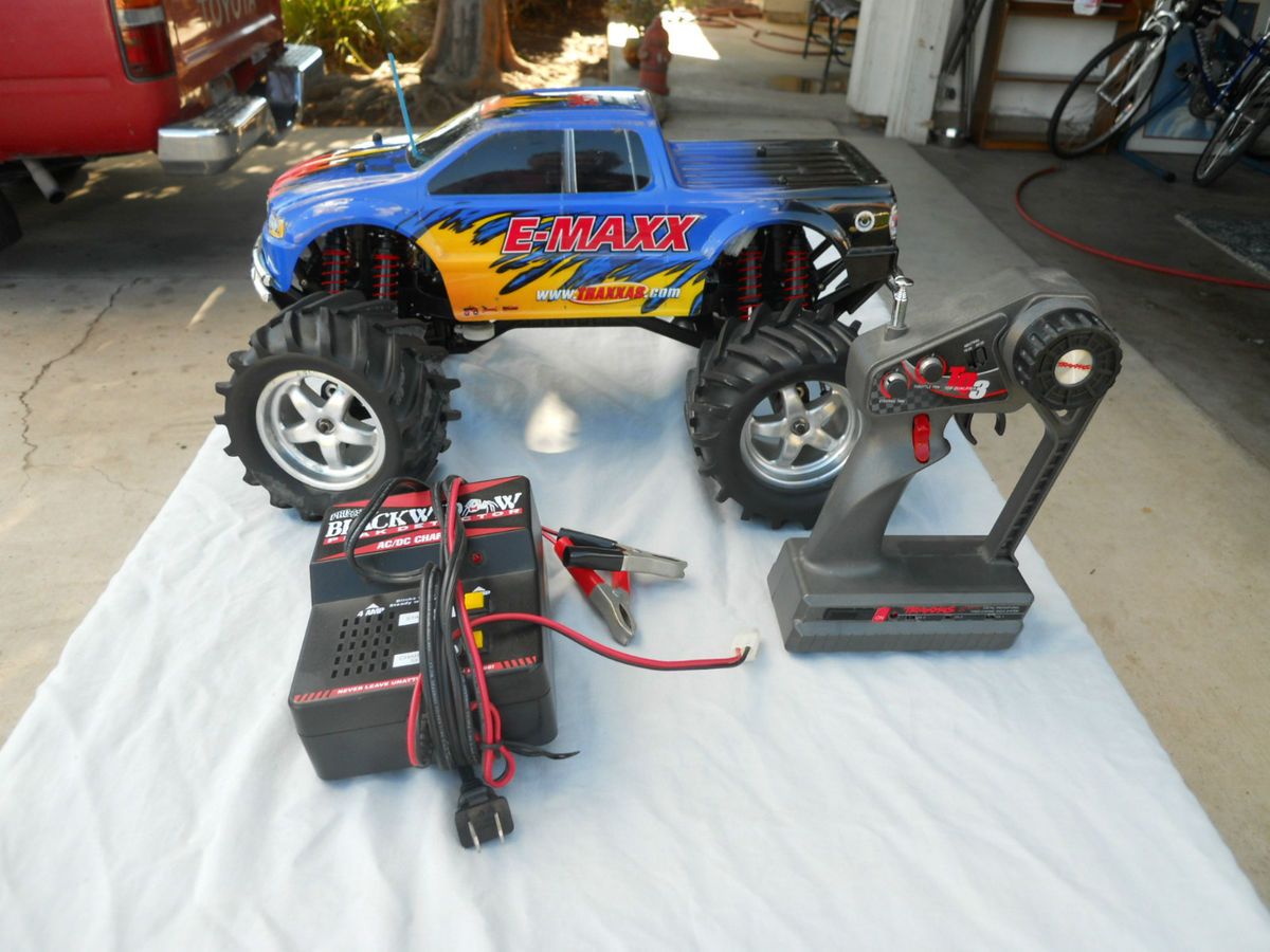 Traxxas E Maxx RC Truck with Controller and Charger