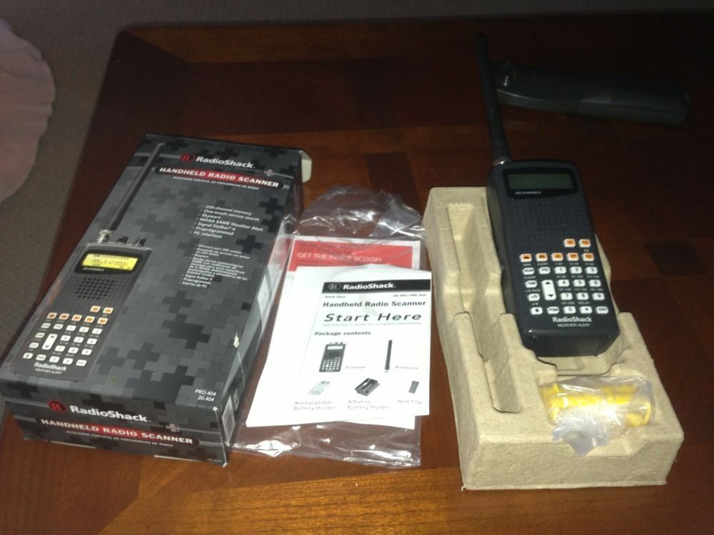  RadioShack Pro 404 200 Channel Scanner