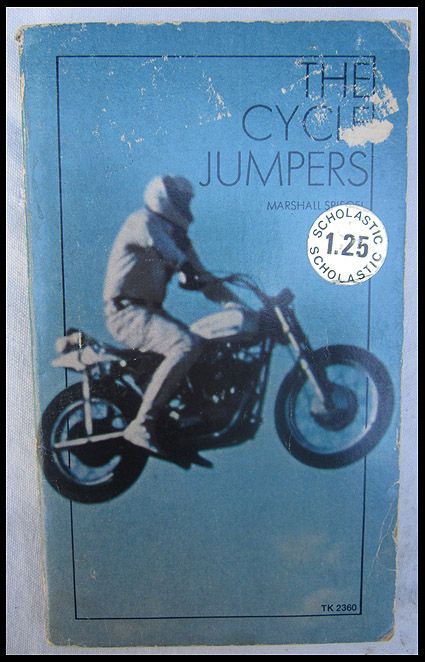  JUMPERS MOTORCYCLE DAREDEVIL BOOK EVEL KNIEVEL GARY WELLS 1973 HARLEY