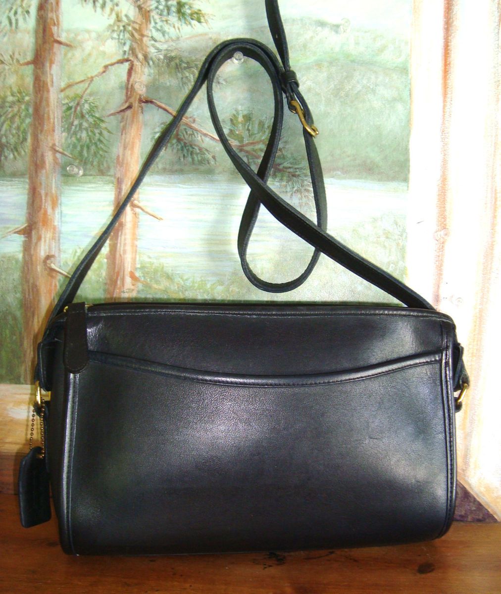  * COACH 1995 VINTAGE NAVY TAYLOR E/W ZIP SHOULDER BAG  ~ VVVNICE