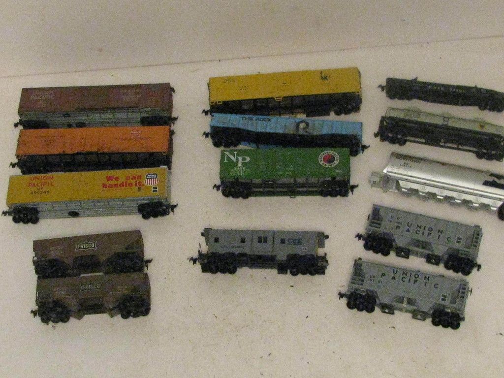 HO Scale Frieght Cars Mix of Athern Mantua