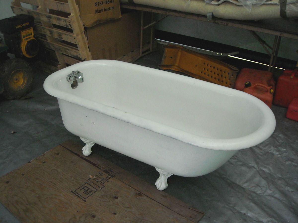  Antique Porcelain Clawfoot Tub