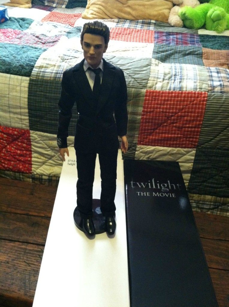 TONNER Edward Cullen Twilight Prom Doll COA