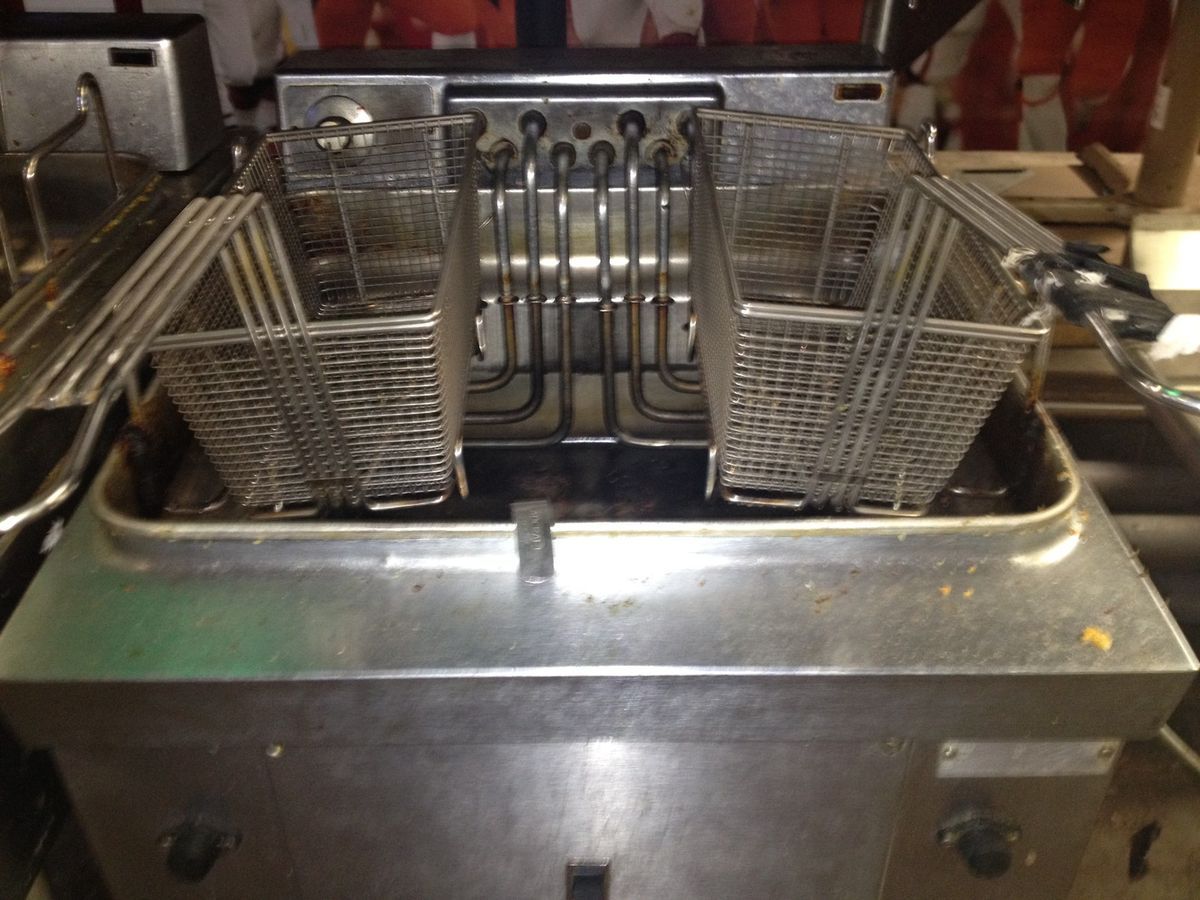 USED HOBART CK 20 COUNTERTOP ELECTRIC COMMERCIAL DEEP FAT FRYER 20 LB. on PopScreen