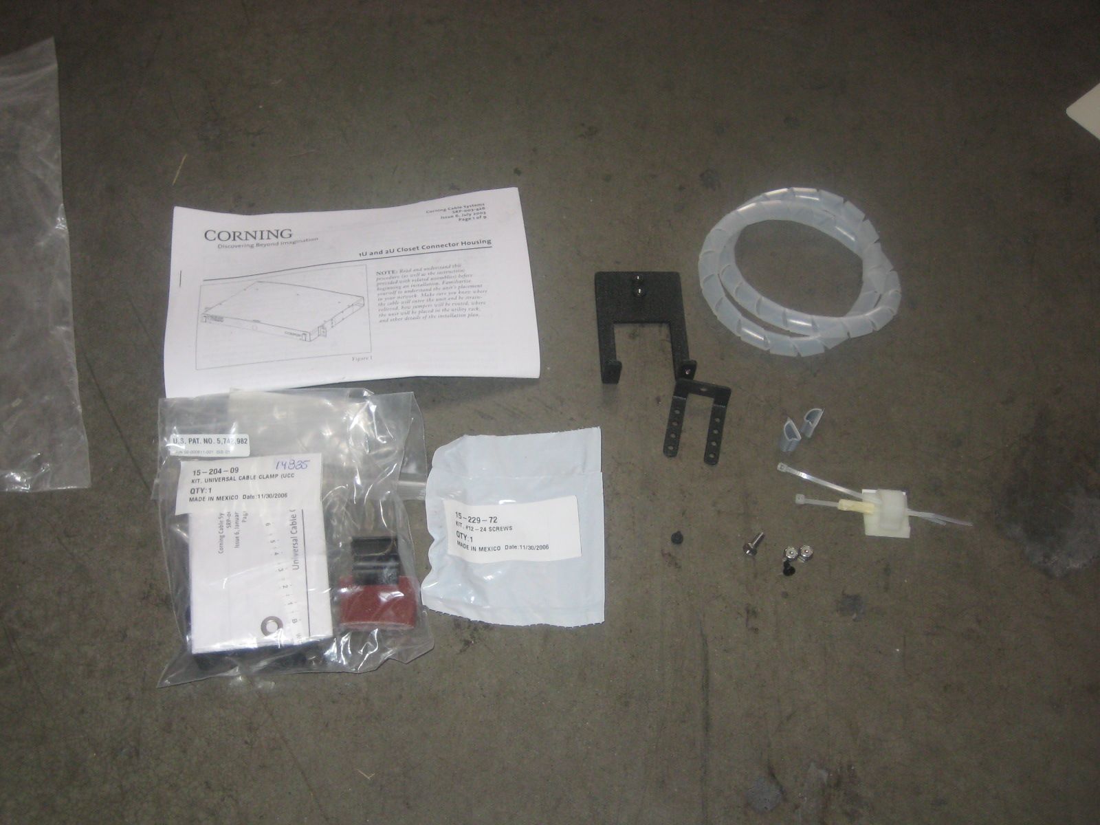 Corning 15 224 97 Hardware Kit for CCH 02U Enclosures