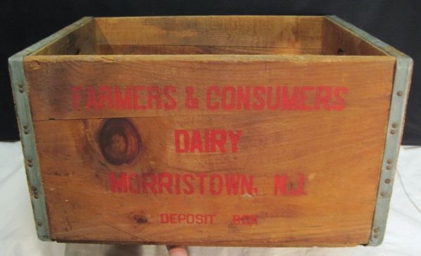 Vtg Farmers Dairy Morristown NJ Milk Bottle Crate Carrier Wood Box